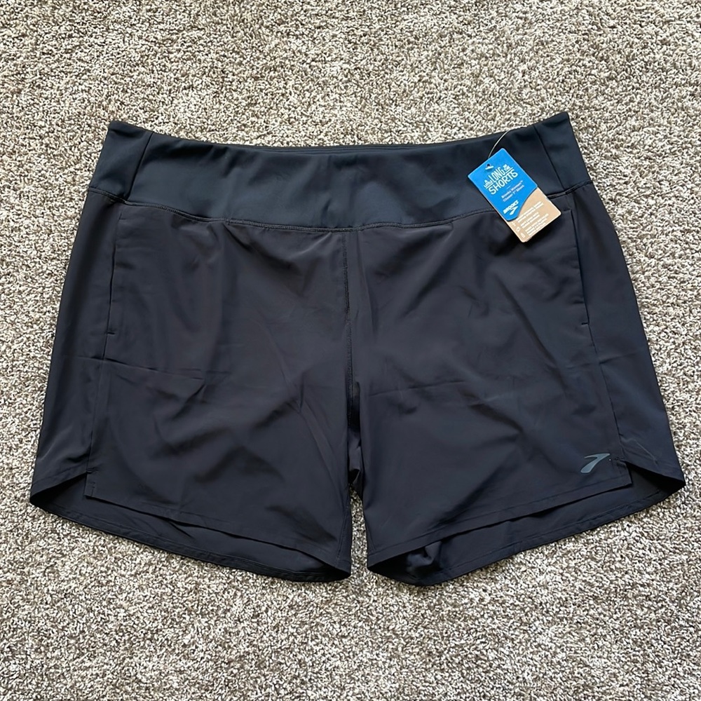 NWT Brooks Women’s Chaser 7” Short